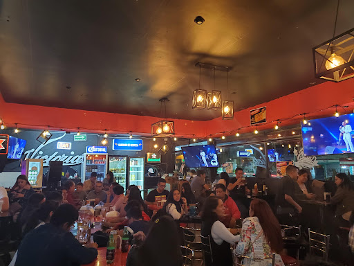 Alitas Y Costillas Al Carbón