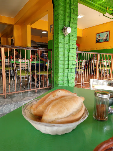 Caldos de gallina el cuate