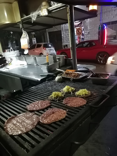 Hamburguesa Revolución (Mexican Food)