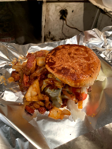 Hamburguesas “El Güero Serio” (Villa Bonita)