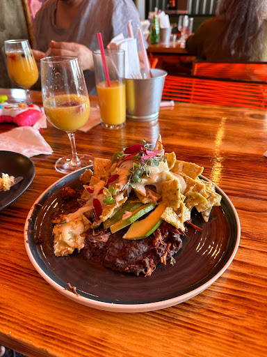 LOLA Cocina + Urbana
