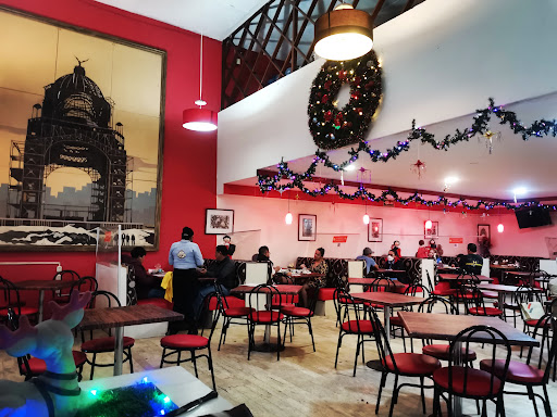 La Casa De los Bisquets