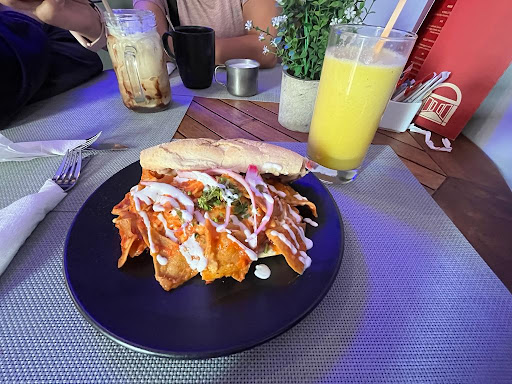 Las Puertas Bistronomía