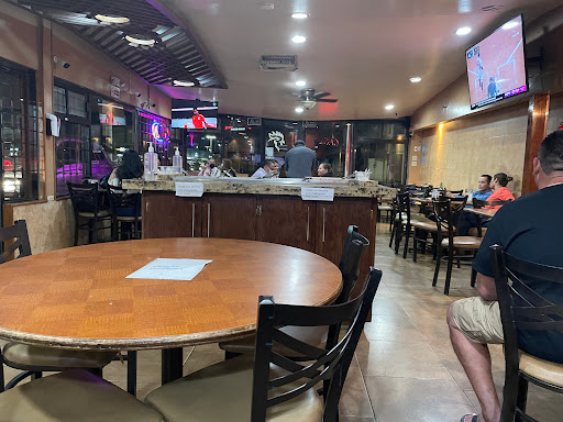 Los Cuñados Taquería