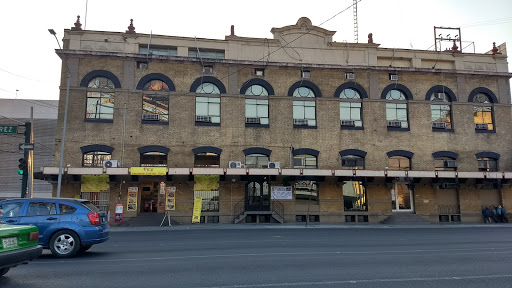 Restaurant m y m Pino Suárez