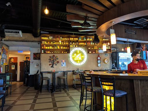 Taquería y Cantina La Número 4