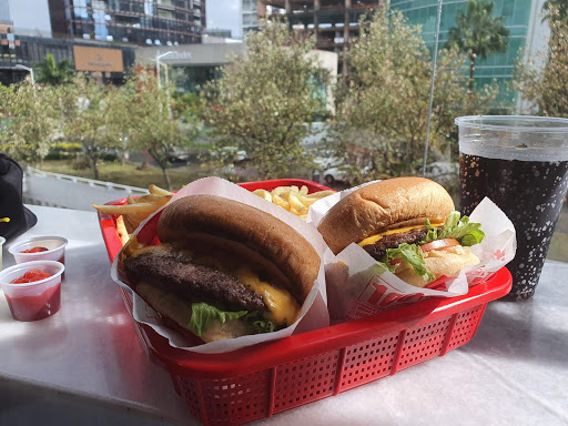Trip’s Burger Andares